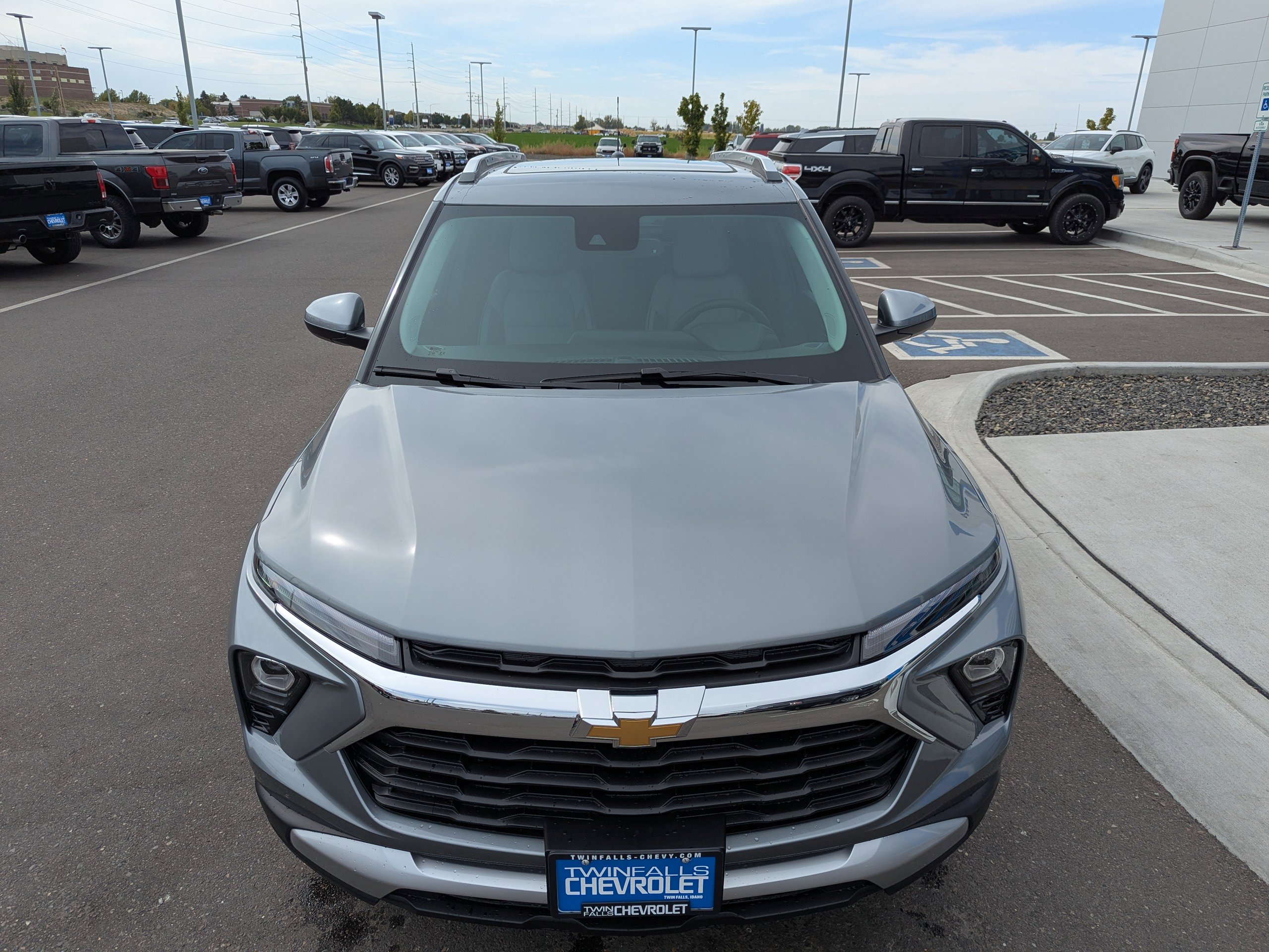 2026 Chevrolet Trailblazer LT photo 2