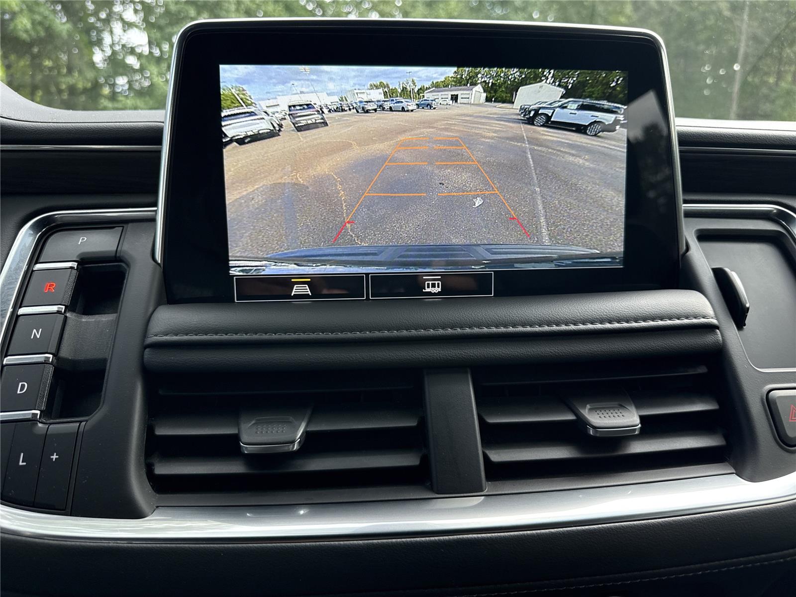 2021 Chevrolet Suburban 1500 LT photo 19