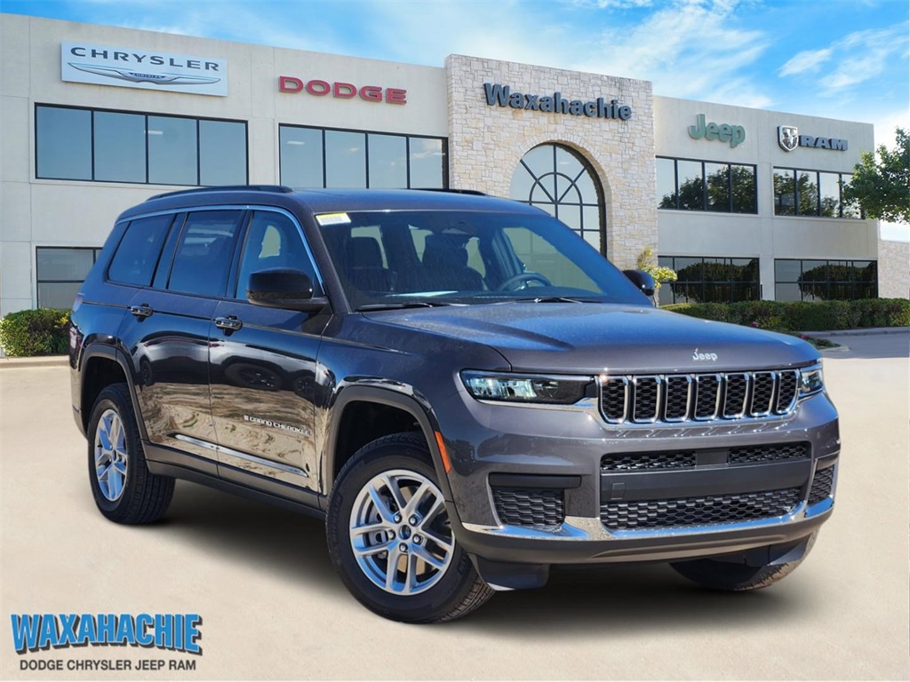 2025 Jeep Grand Cherokee L Laredo's photo