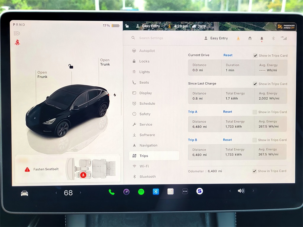 2025 Tesla Model Y Long Range photo 24