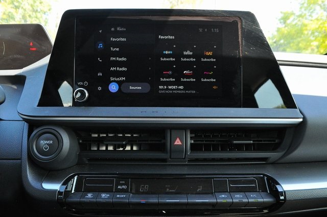 2024 Toyota Prius LE photo 29