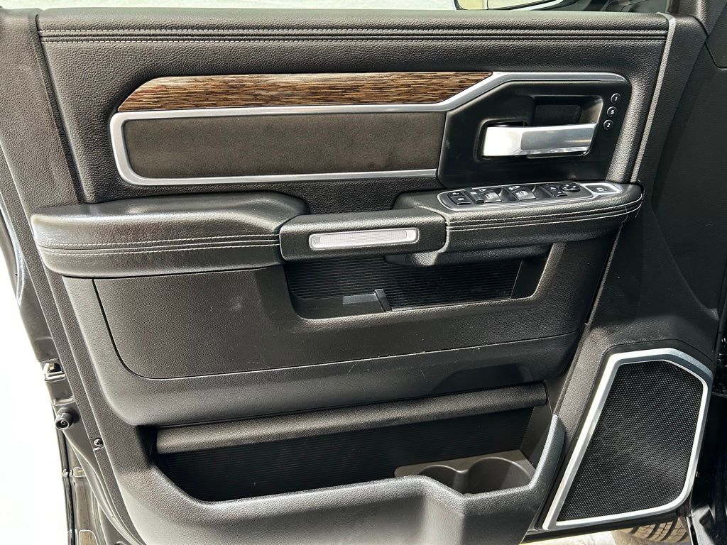 2019 Ram 3500 Laramie photo 22