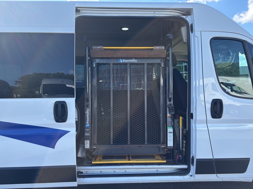 2019 Ram 3500 photo 18