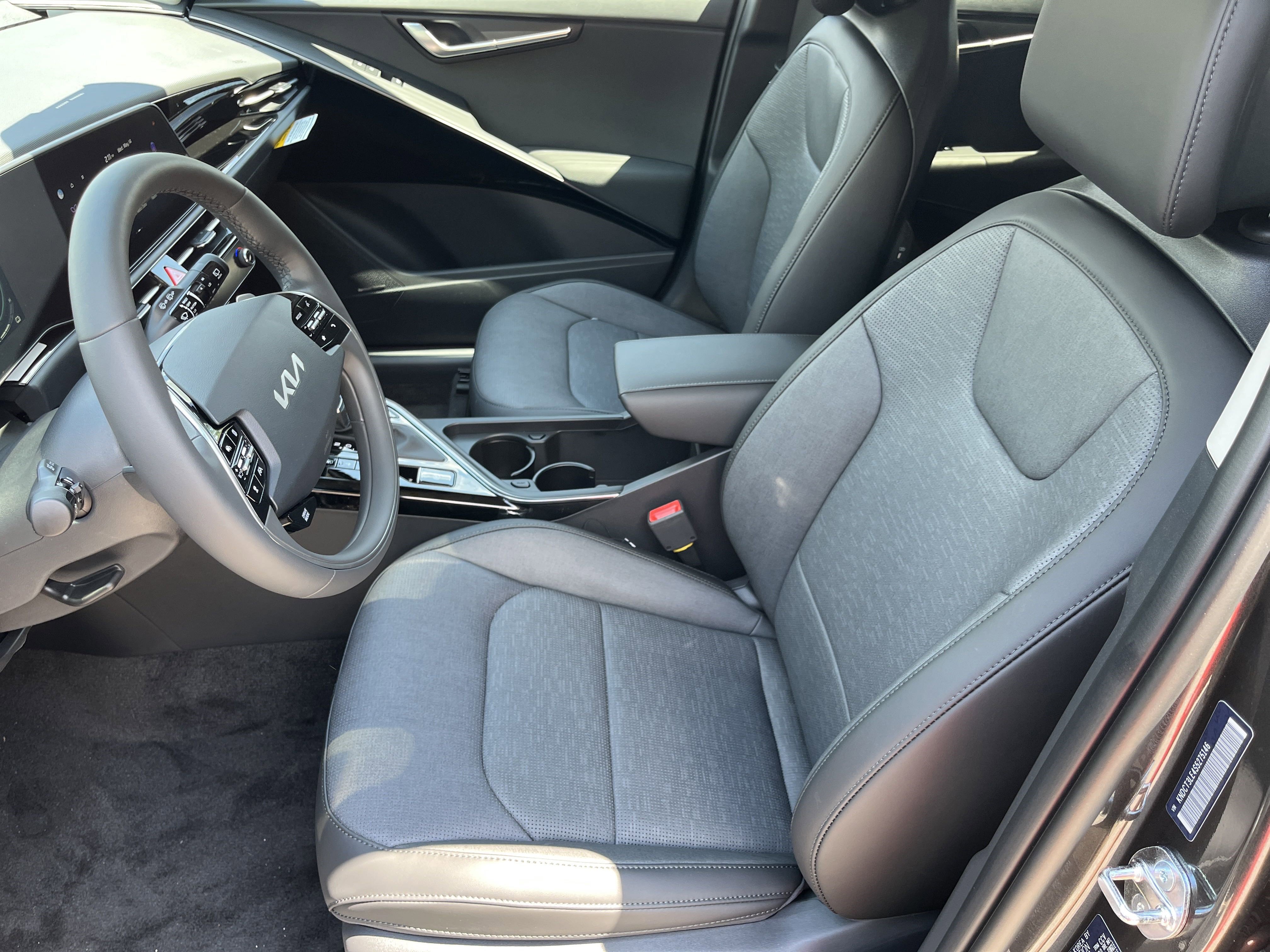 2025 Kia Niro SX Touring photo 15