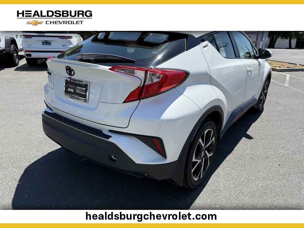 2021 Toyota C-HR XLE photo 5