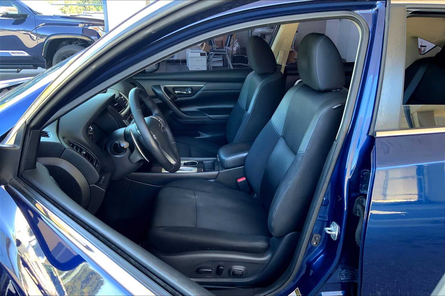 2018 Nissan Altima 2.5 SR photo 7