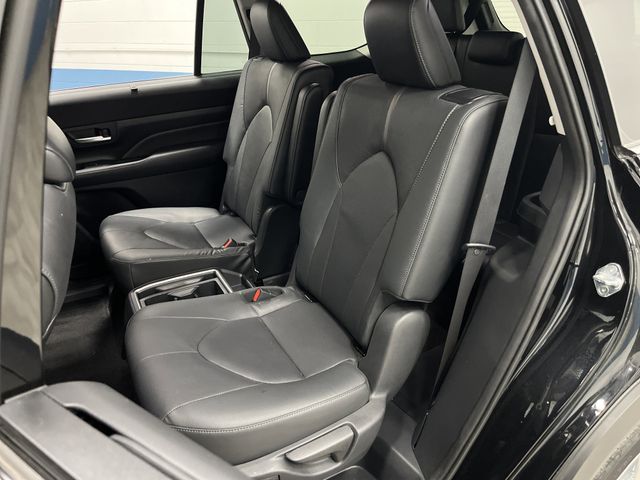 2024 Toyota Grand Highlander Platinum photo 29