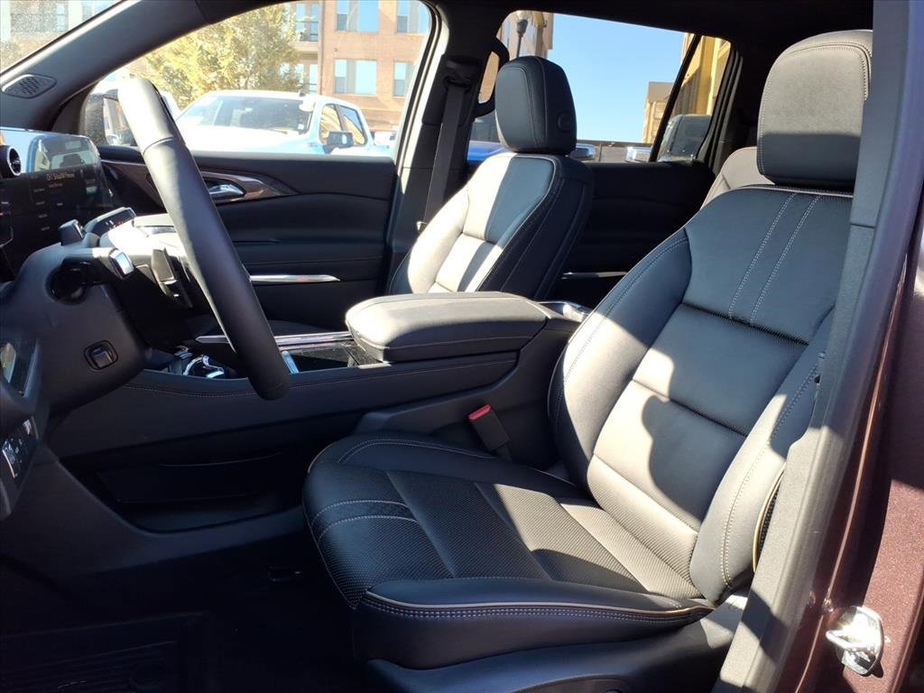 2026 Chevrolet Traverse High Country photo 3