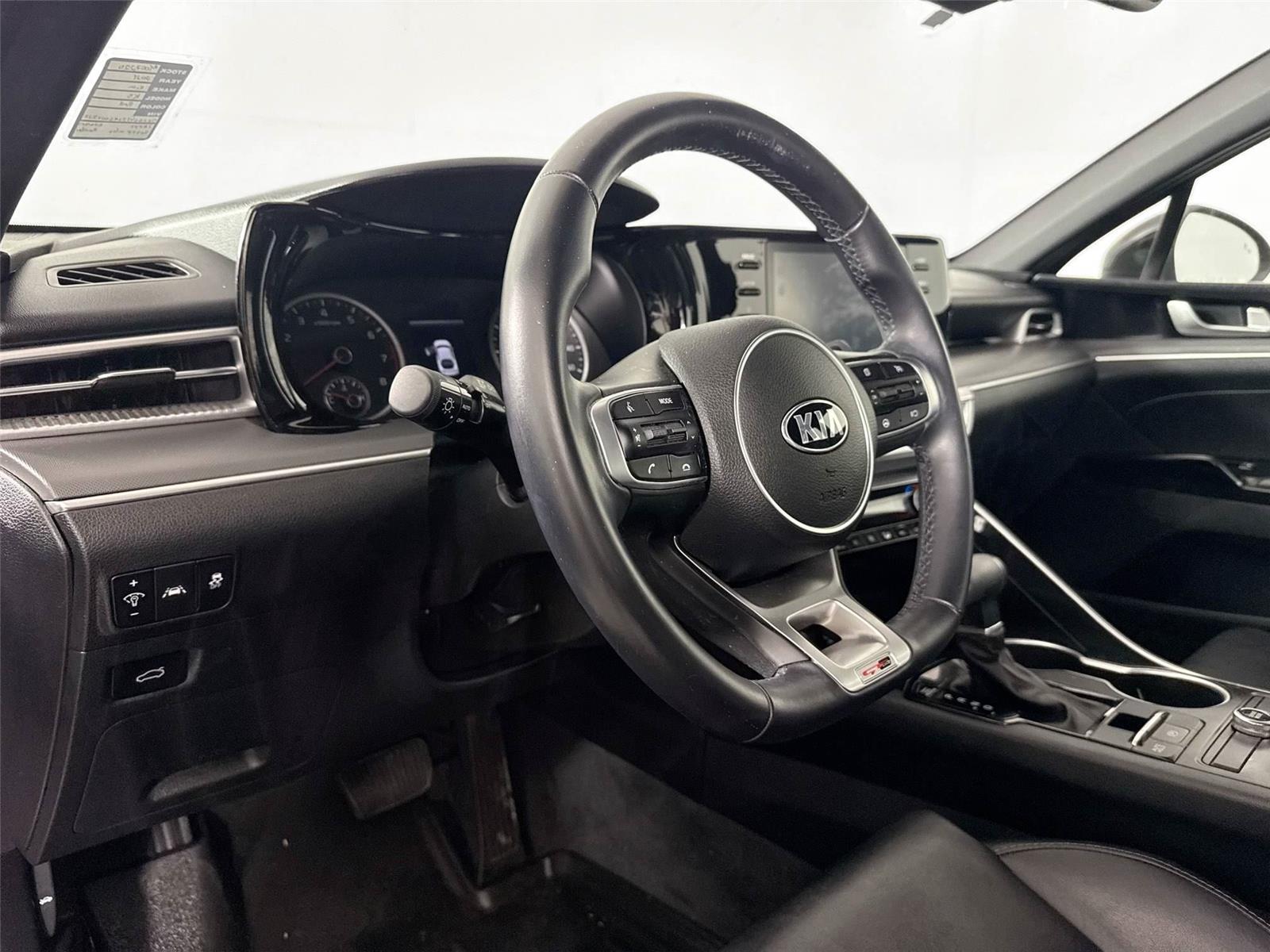 2021 Kia K5 GT-Line photo 10