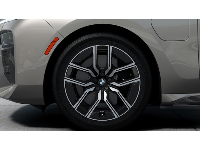 2026 Bmw 750e photo 5