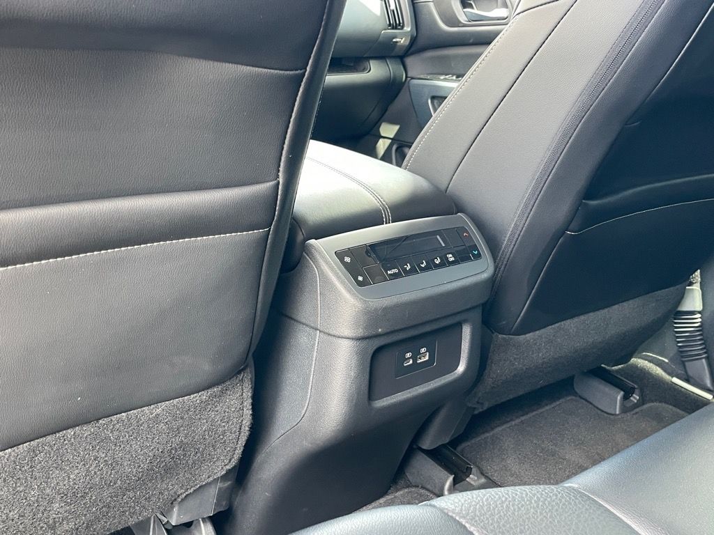 2024 Nissan Pathfinder SL photo 22