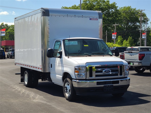 2025 Ford E-350 Base photo 2