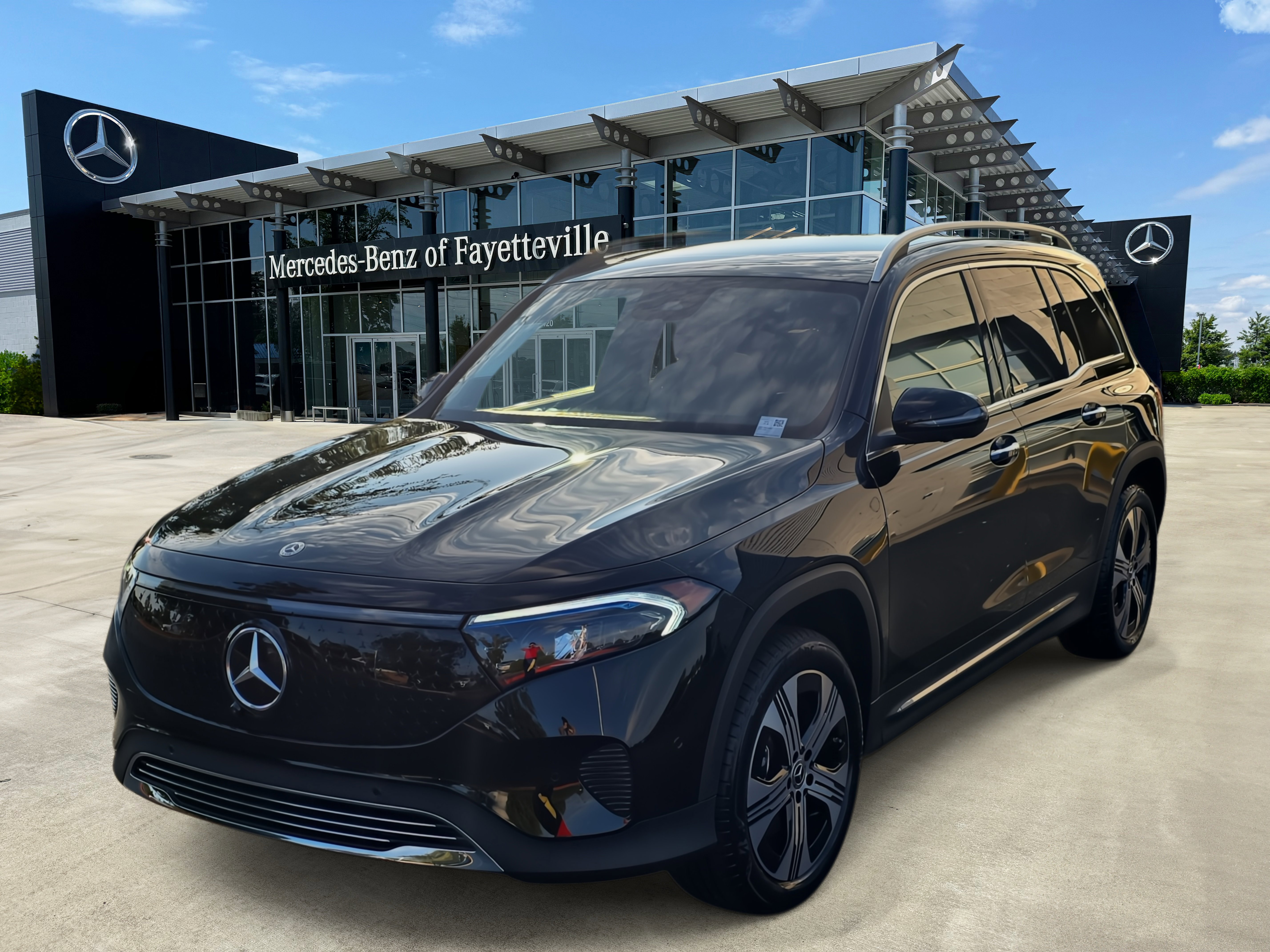 2025 Mercedes-Benz EQB Base's photo