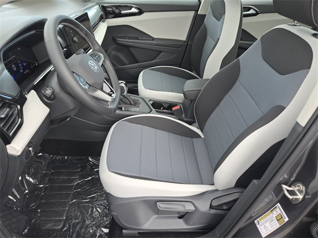 2025 Volkswagen Taos S photo 4