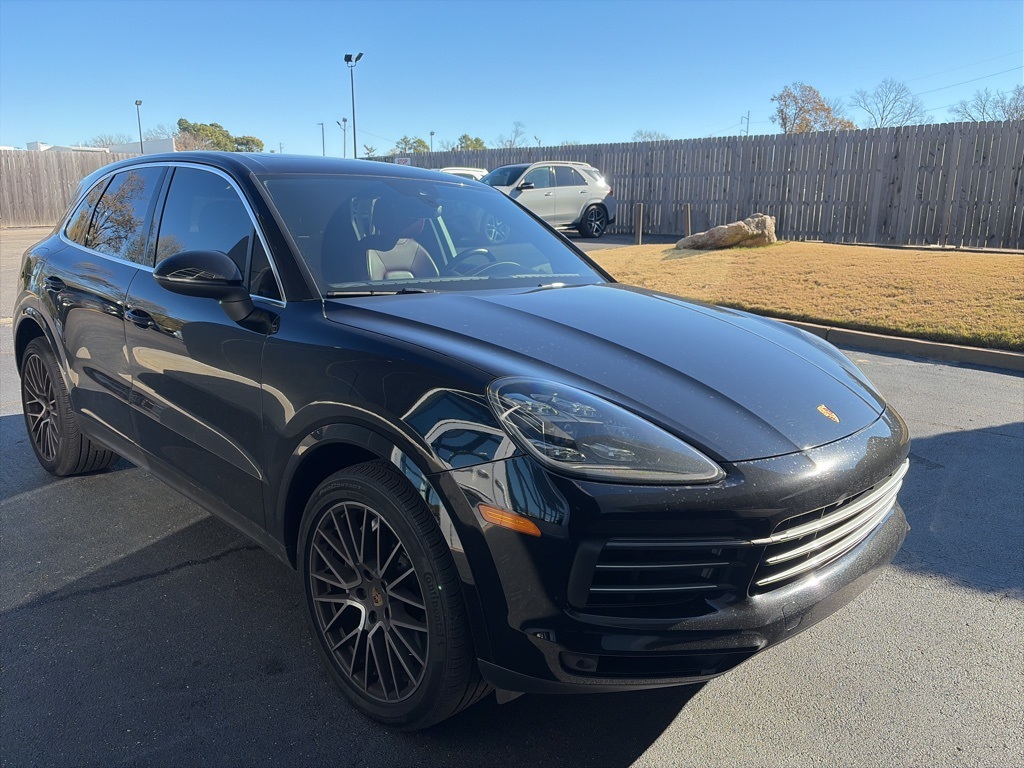 2021 Porsche Cayenne Base's photo