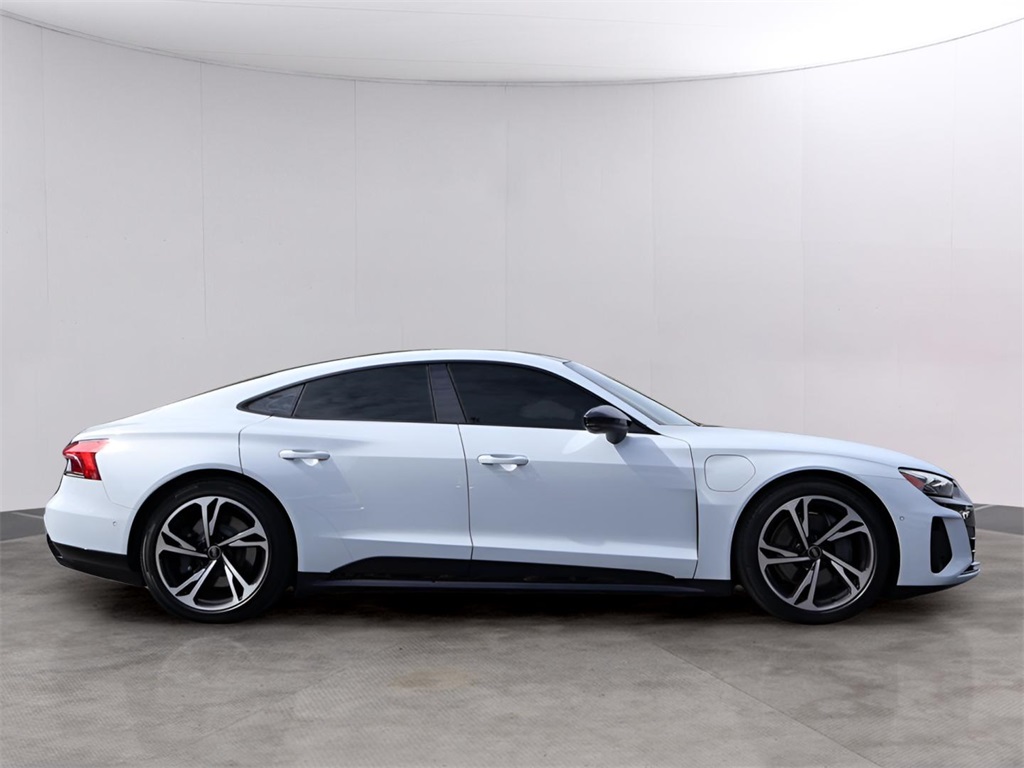 2023 Audi e-tron GT Prestige photo 4