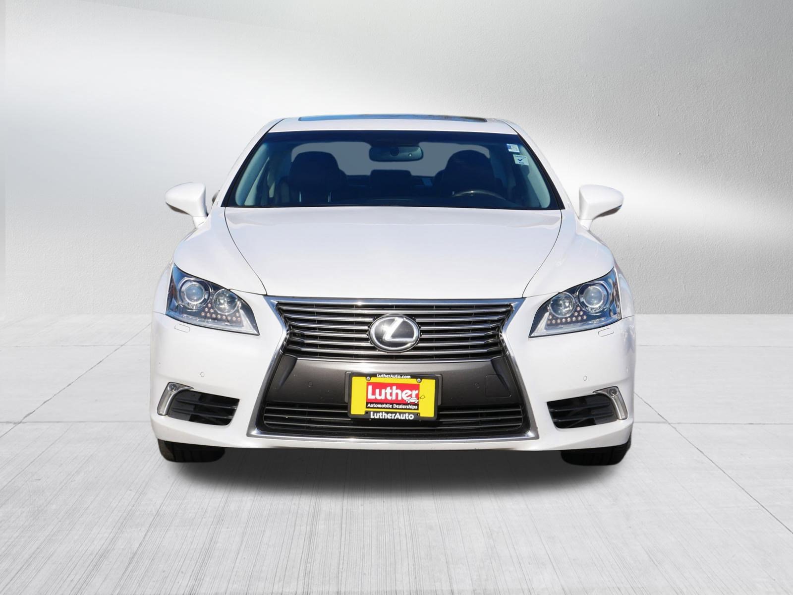 2014 Lexus LS 460 AWD photo 2