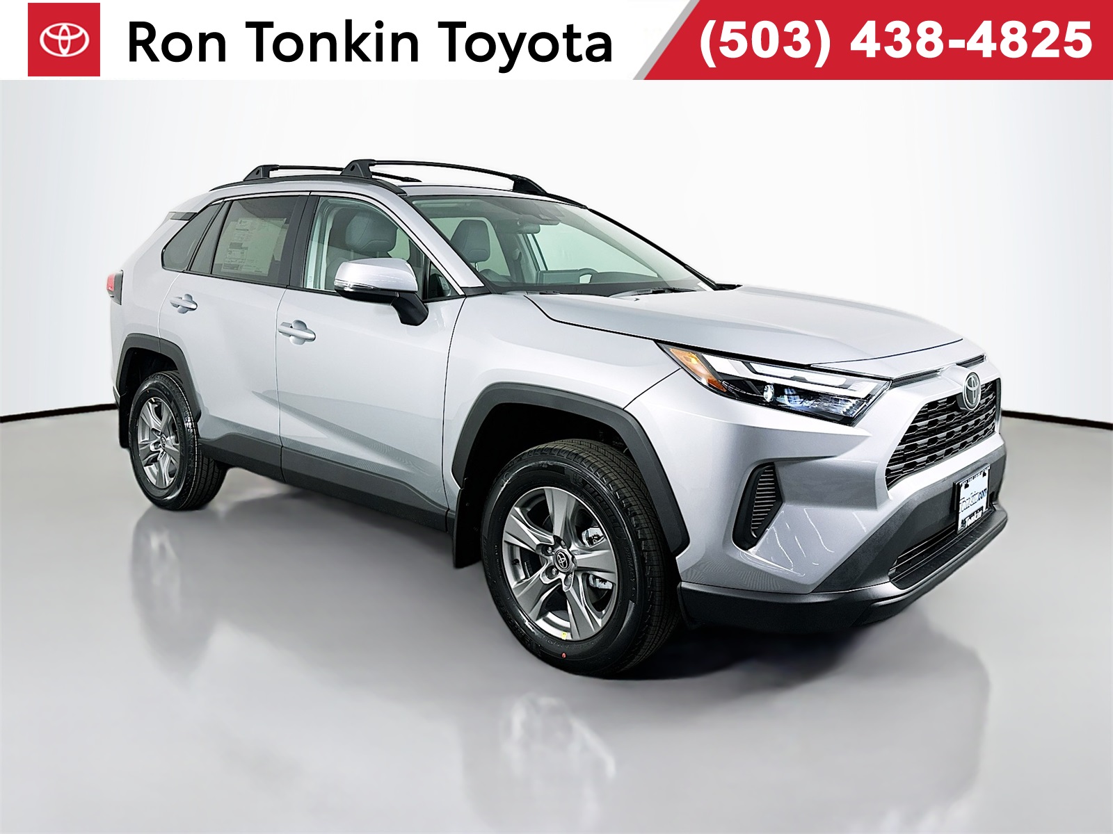 2025 Toyota RAV4 XLE's photo