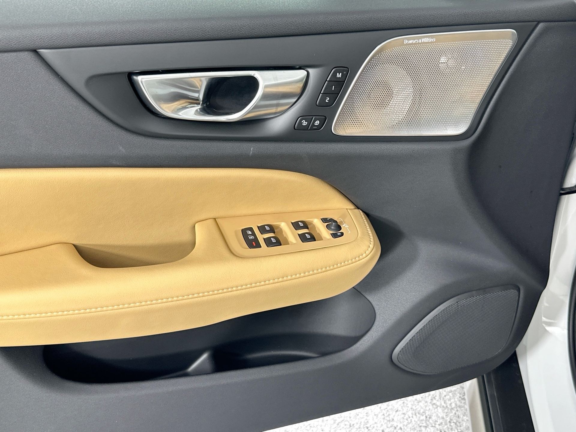 2026 Volvo V60 Cross Country B5 AWD photo 17