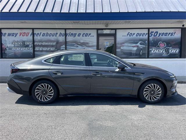 2025 Hyundai Sonata Hybrid SEL's photo