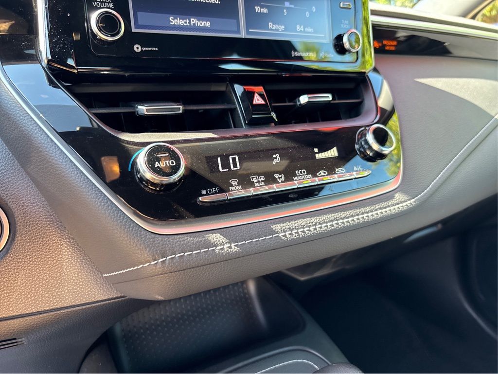 2022 Toyota Corolla SE photo 18