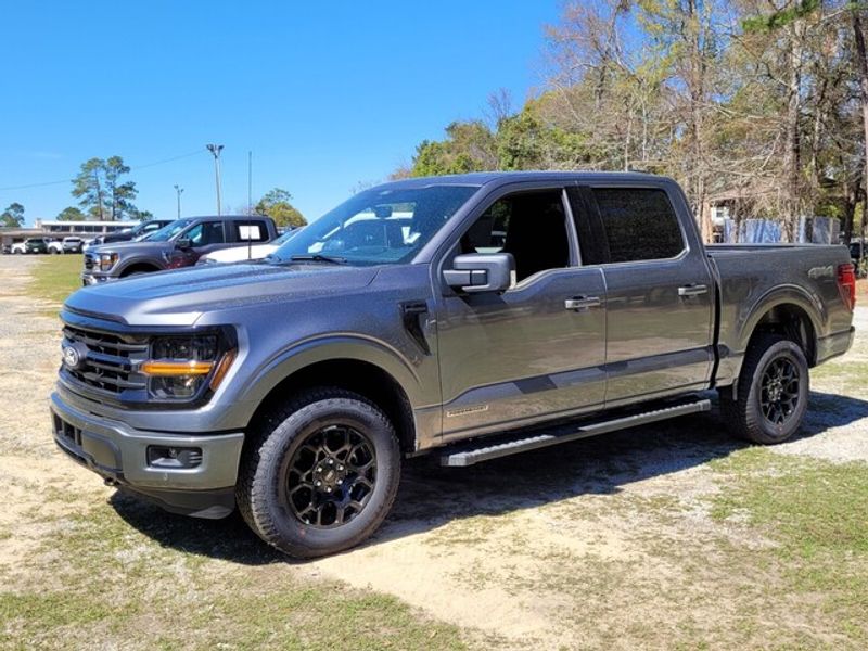 2025 Ford F-150 XLT photo 3