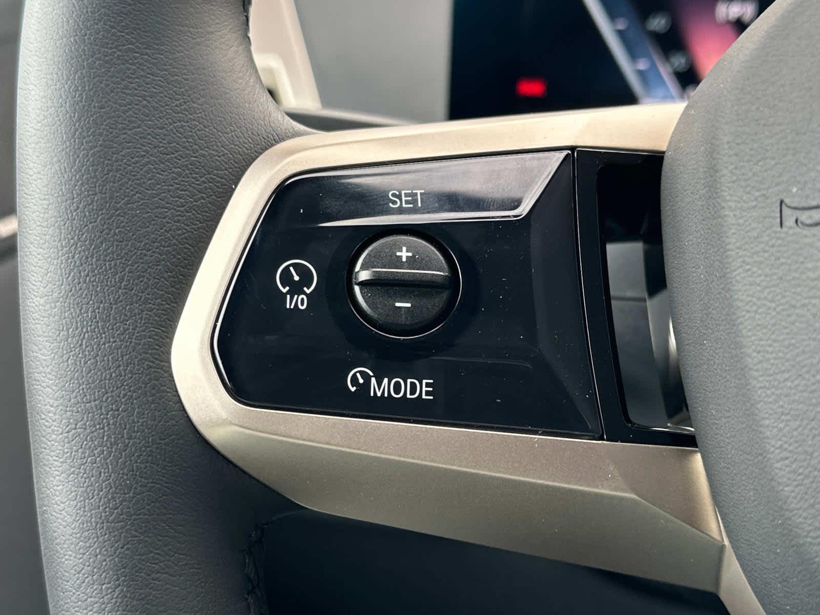 2025 BMW iX 50 - Photo 8