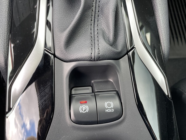 2025 Toyota Corolla Cross XLE photo 22
