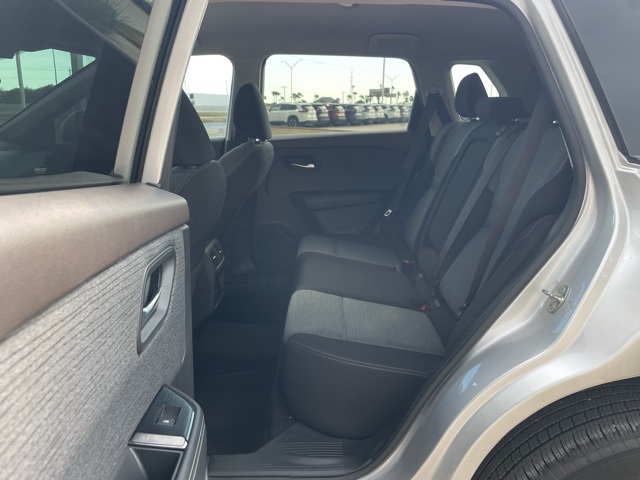 2021 Nissan Rogue SV photo 16