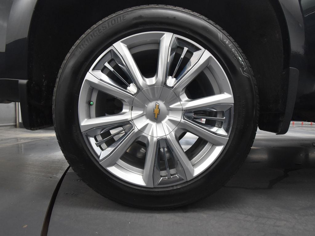 2024 Chevrolet Silverado 1500 High Country photo 3