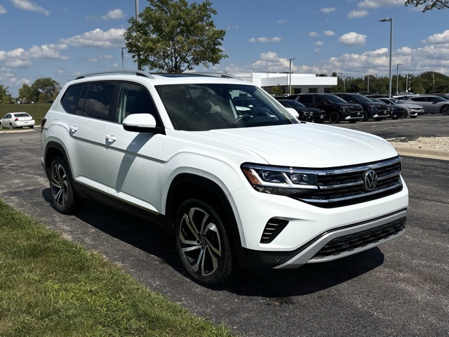 2022 Volkswagen Atlas SEL photo 3