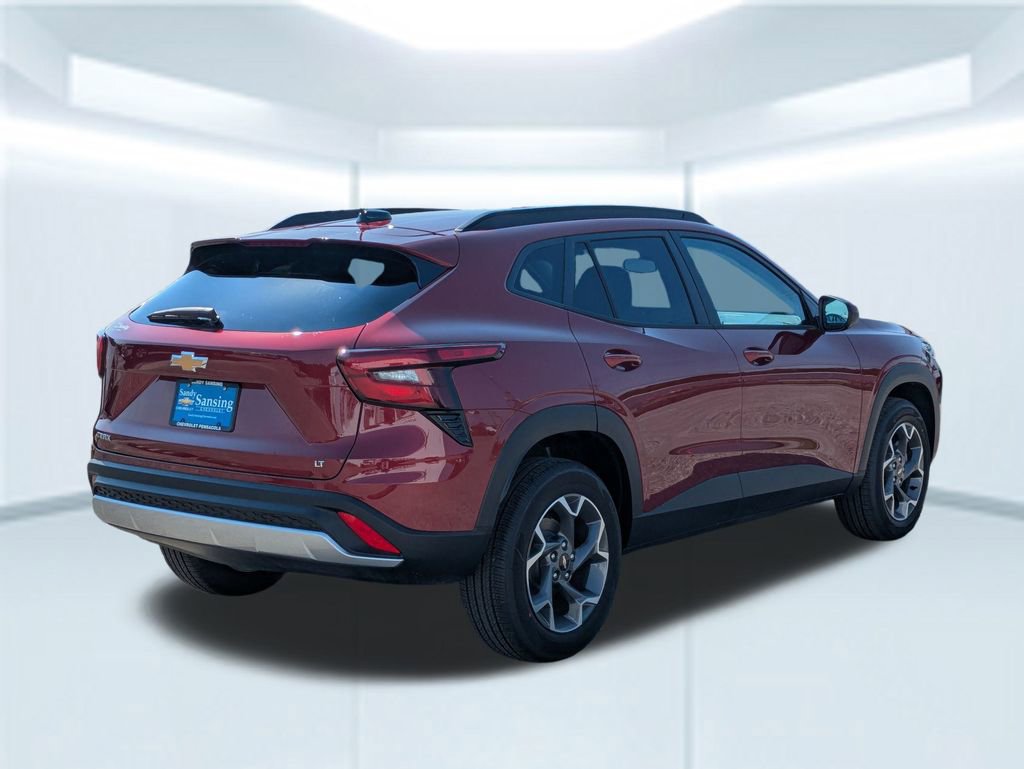 2025 Chevrolet Trax LT photo 4