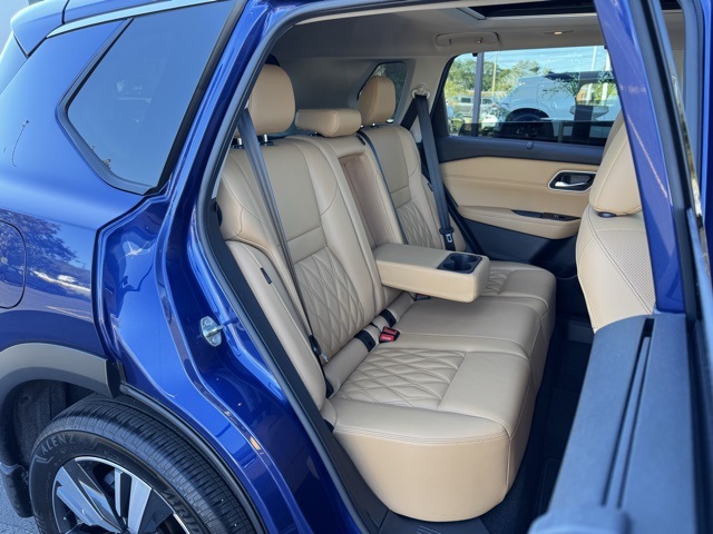 2023 Nissan Rogue Platinum photo 19