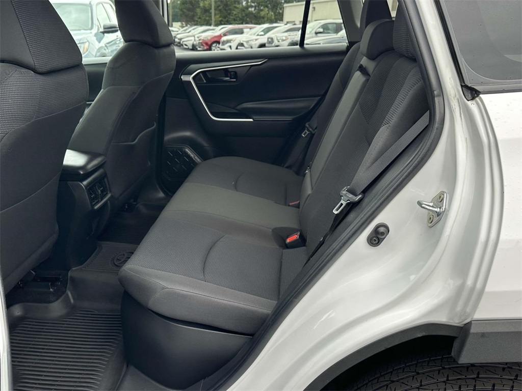 2024 Toyota RAV4 Hybrid LE photo 8