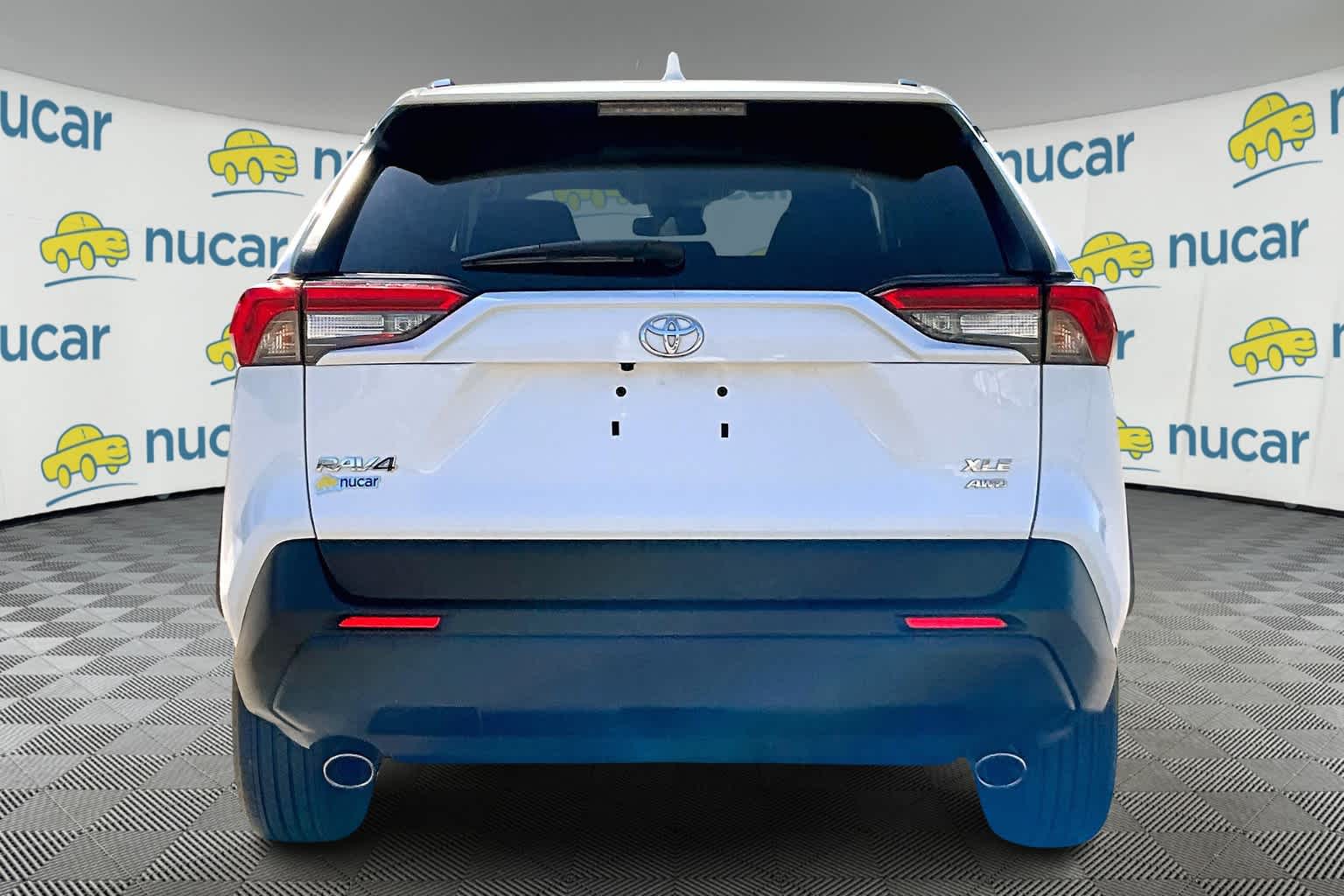 2023 Toyota RAV4 XLE photo 10