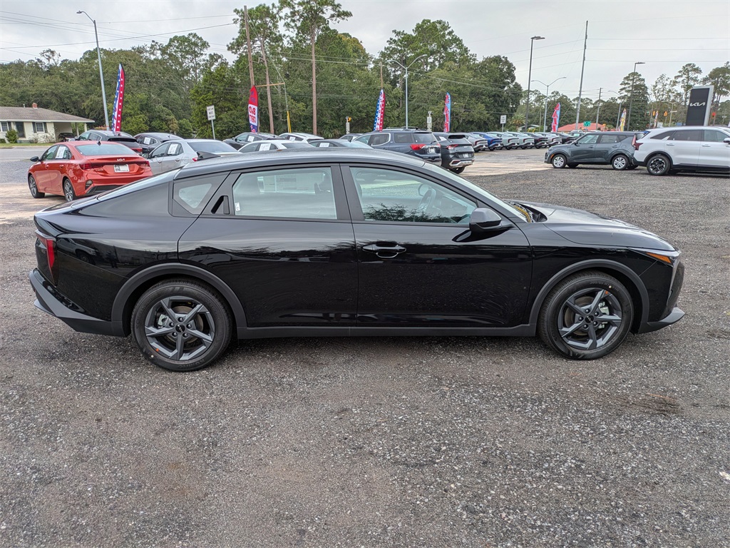 2025 Kia K4 LXS photo 2