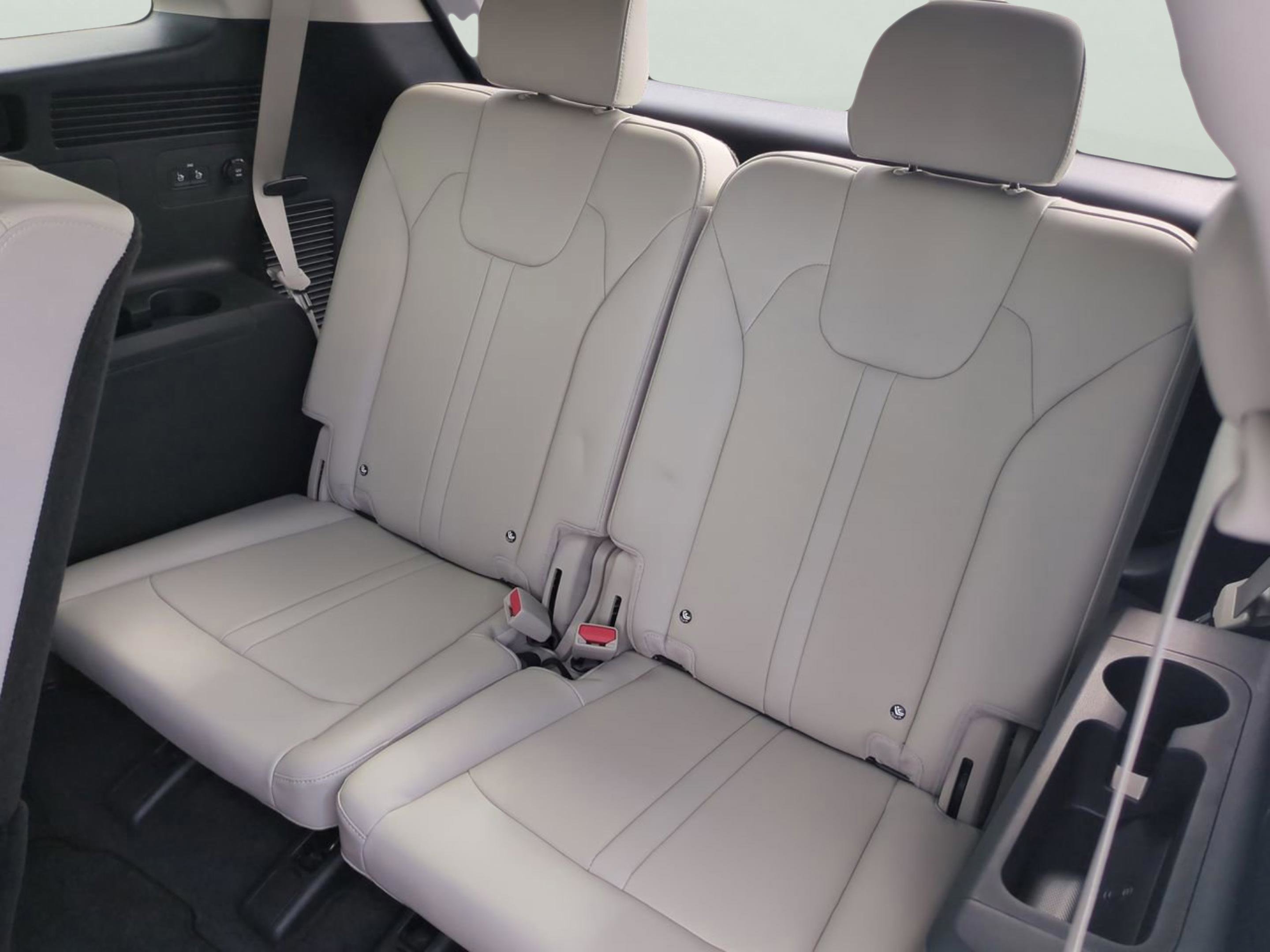2026 Kia Sorento S photo 12