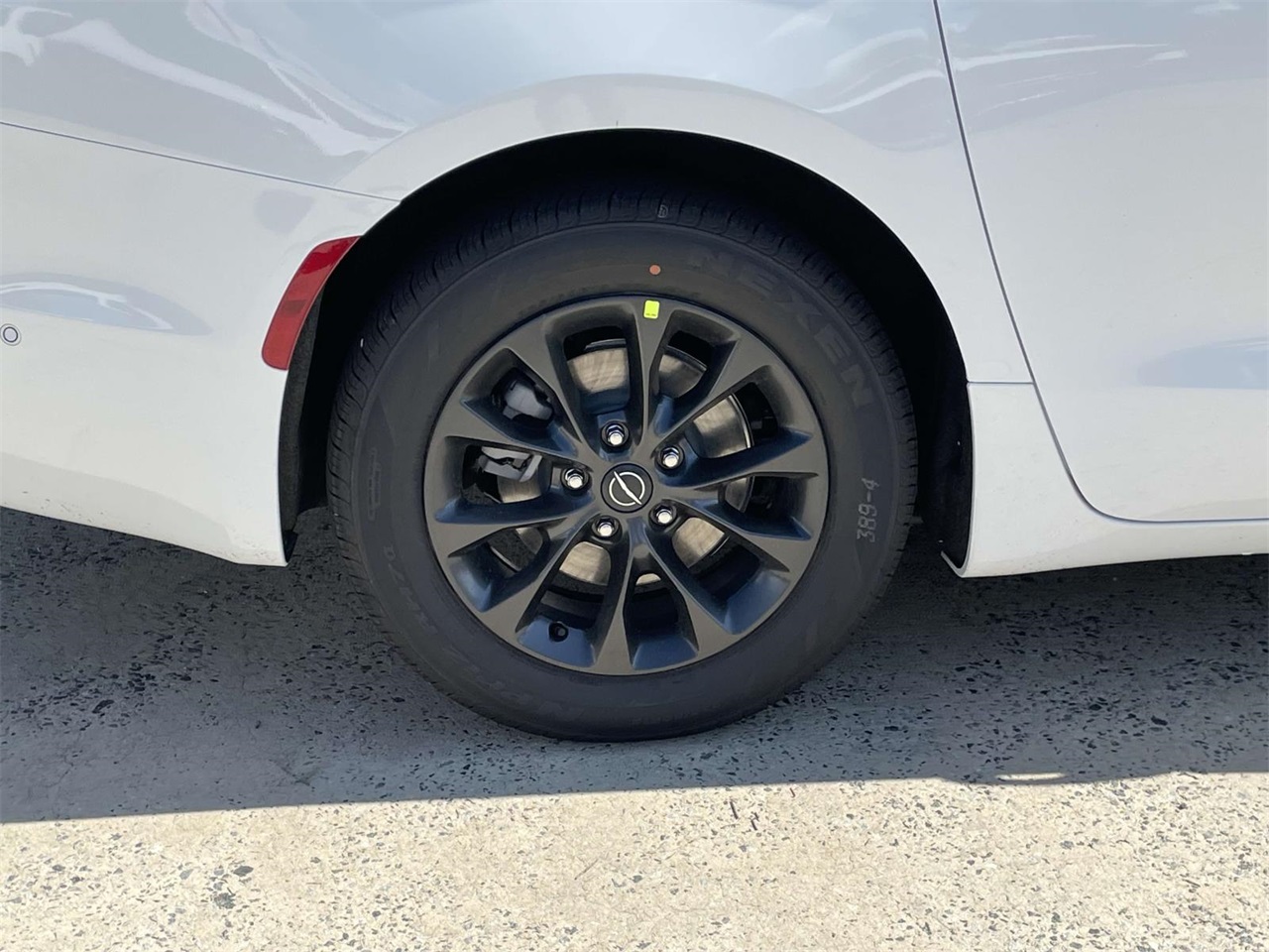 2025 Chrysler Pacifica photo 36