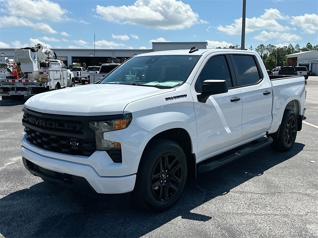 2023 Chevrolet Silverado 1500 Custom photo 3