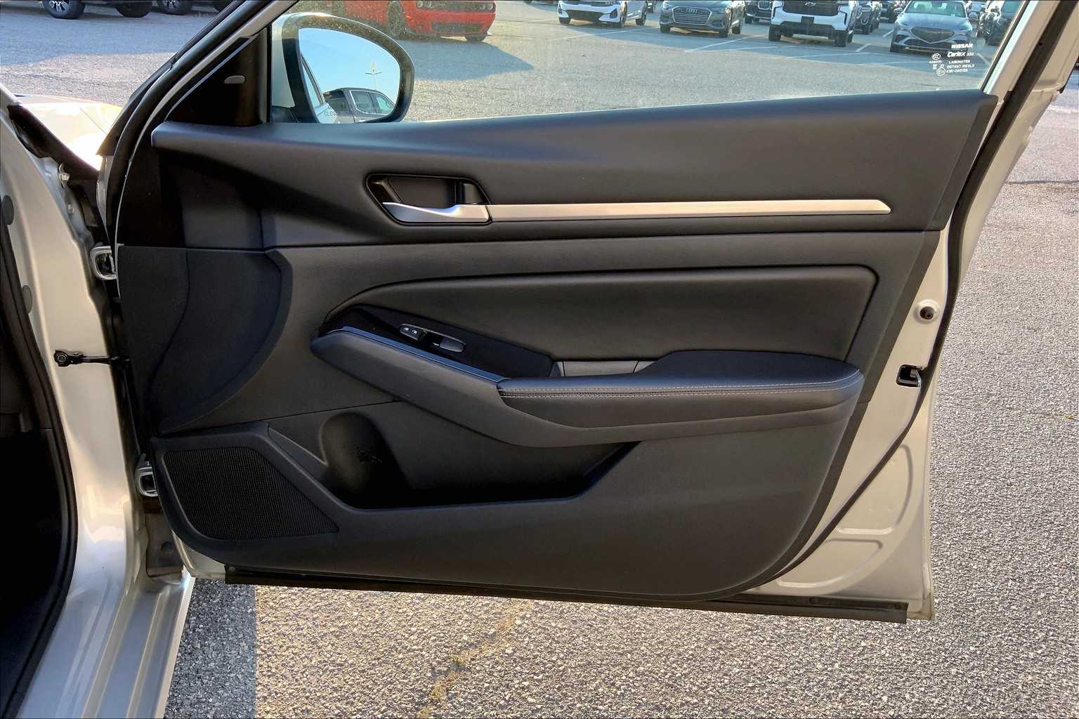 2023 Nissan Altima 2.5 SV photo 21