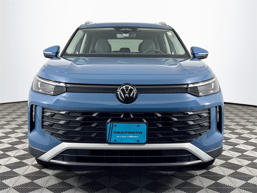 2025 Volkswagen Tiguan SE photo 2