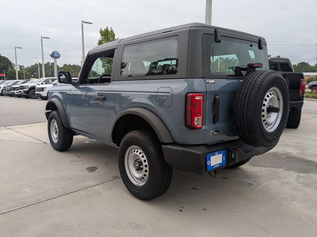 2025 Ford Bronco Base photo 6