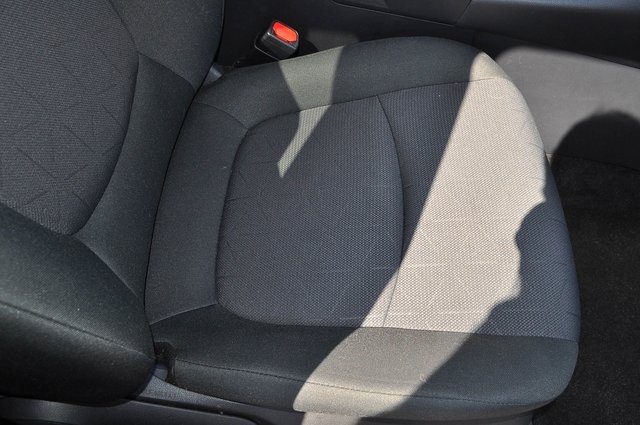 2025 Toyota RAV4 XLE photo 20