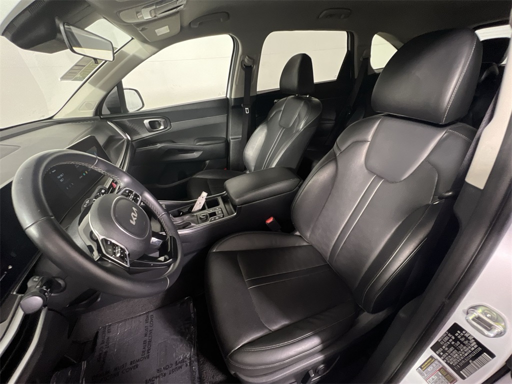 2024 Kia Sorento S photo 12