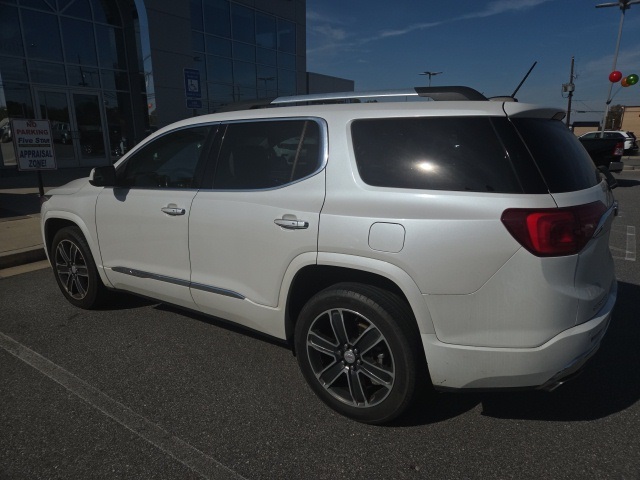 2018 Gmc Acadia Denali photo 2