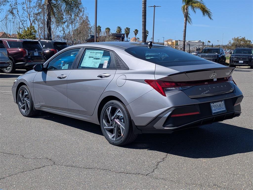 2025 Hyundai Elantra Hybrid SEL Sport photo 4