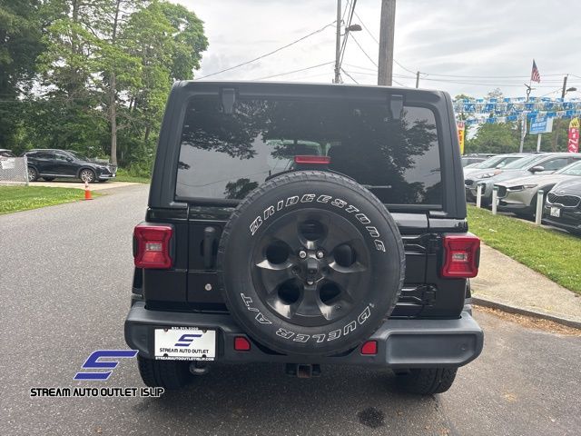 2018 Jeep Wrangler Unlimited Sahara photo 4