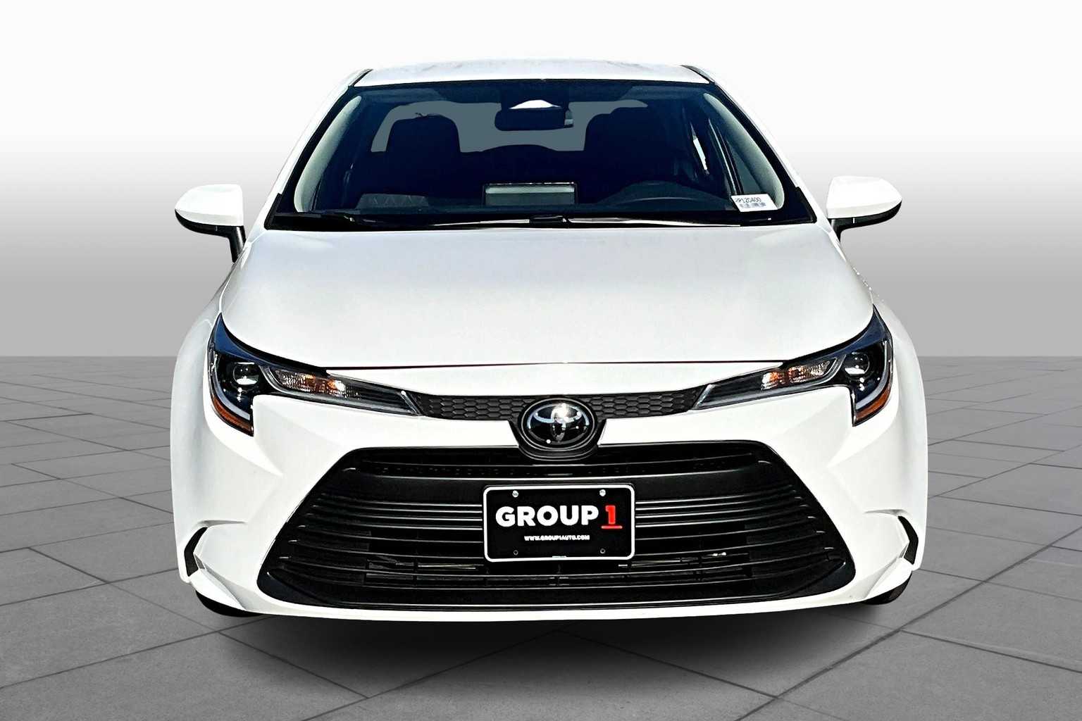 2024 Toyota Corolla LE photo 3