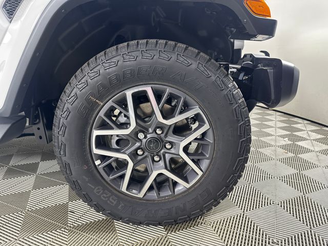 2025 Jeep Wrangler Sahara photo 6