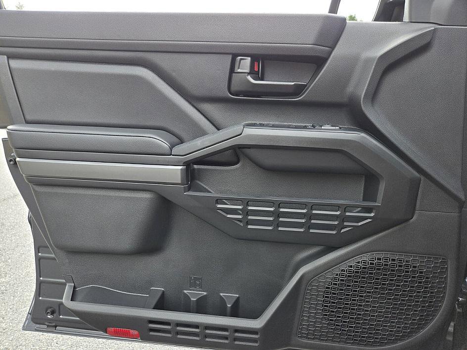2025 Toyota Tacoma SR5 photo 27